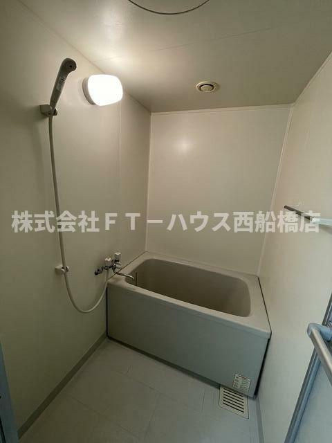 ＩＳＩＩビルの浴室