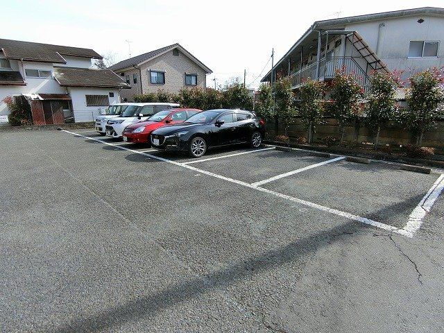 グランシャリオの駐車場