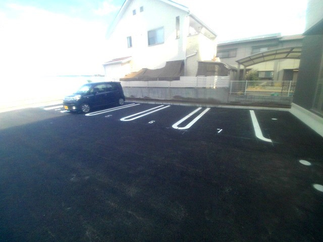 セジュールラフレーズの駐車場