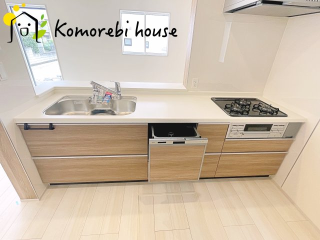 上尾市今泉2丁目　新築一戸建て　ブルーミングガーデン　03のキッチン|キッチンでお料理をお楽しみください