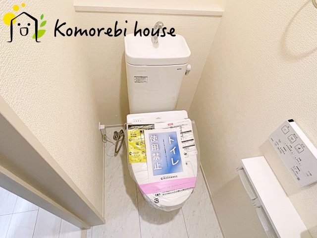 上尾市今泉2丁目　新築一戸建て　ブルーミングガーデン　03のトイレ|落ち着いたトイレです