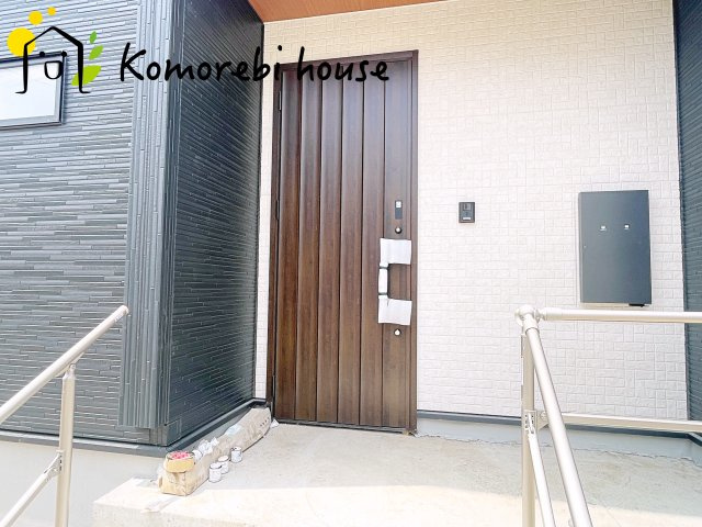 上尾市今泉2丁目　新築一戸建て　ブルーミングガーデン　03の玄関|毎日通る玄関はこちらです