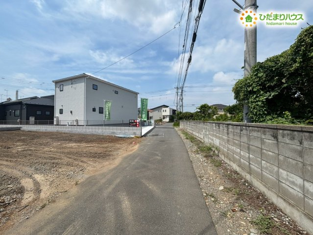 熊谷市拾六間　1期　新築一戸建て　リガーレ　02の前面道路含む現地写真
