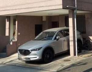 渡辺マンションのエントランス