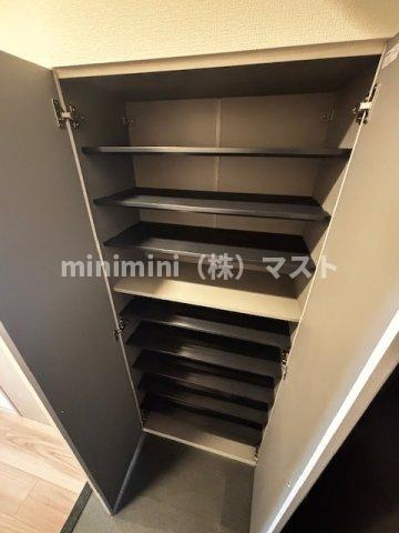 ファステート難波ラグジュの収納