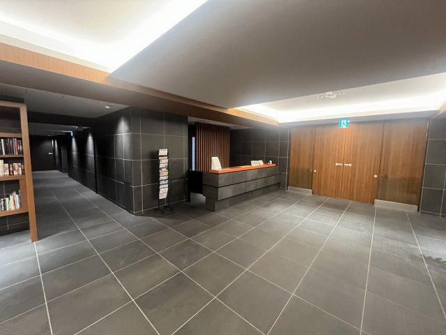 ウエリス新宿早稲田の森のエントランス