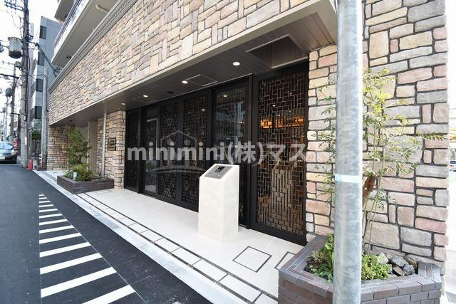 ラクラス本町東のエントランス