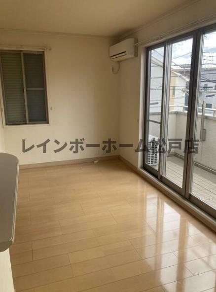 流山市向小金２丁目のアパート