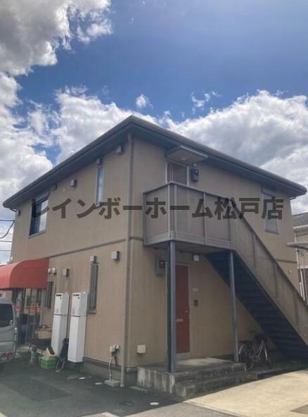 流山市向小金２丁目のアパートの外観