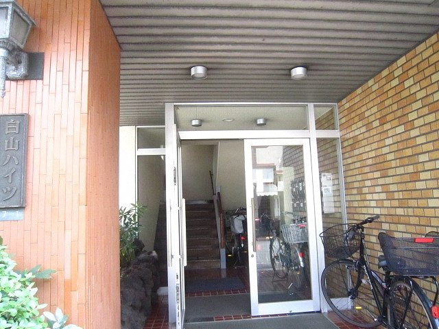 HAKUSAN HEIGHTSのエントランス