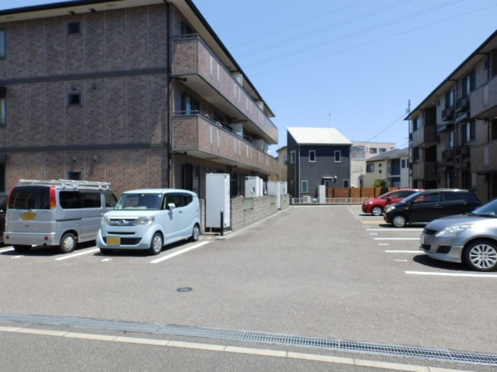 パストラル A棟の駐車場|駐車場です