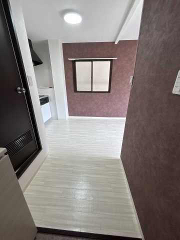 メゾン堀溝の玄関