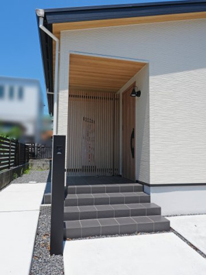 【玄関】 | 津市久居緑が丘町　新築分譲住宅