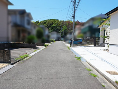 【前面道路含む現地写真】 | 津市久居緑が丘町　新築分譲住宅 | 前面道路