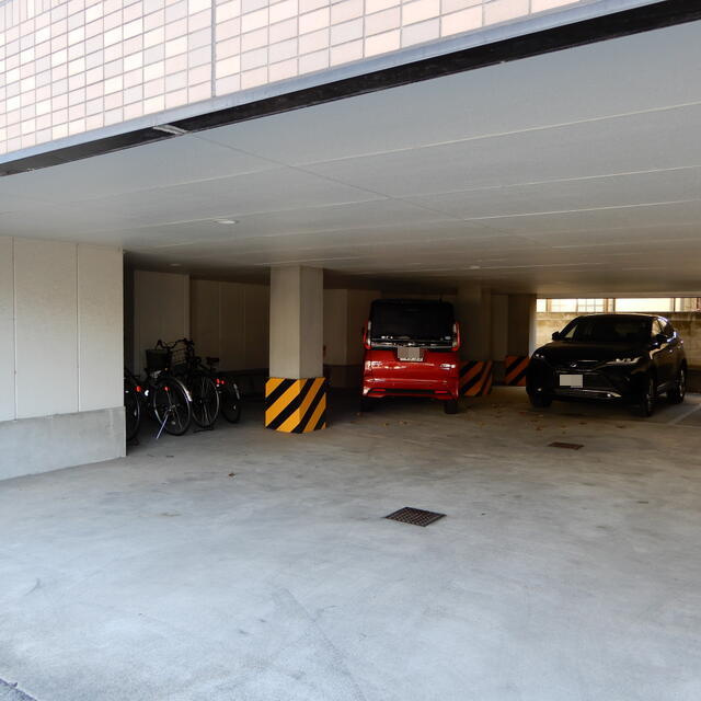 メゾンけやきの駐車場
