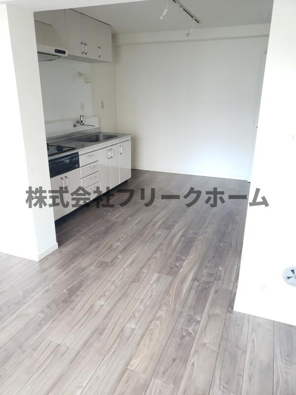 小金井市緑町４丁目の賃貸マンションの居間・リビング