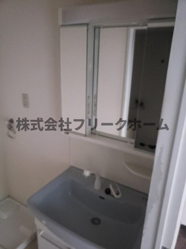 小金井市緑町４丁目の賃貸マンションの洗面所