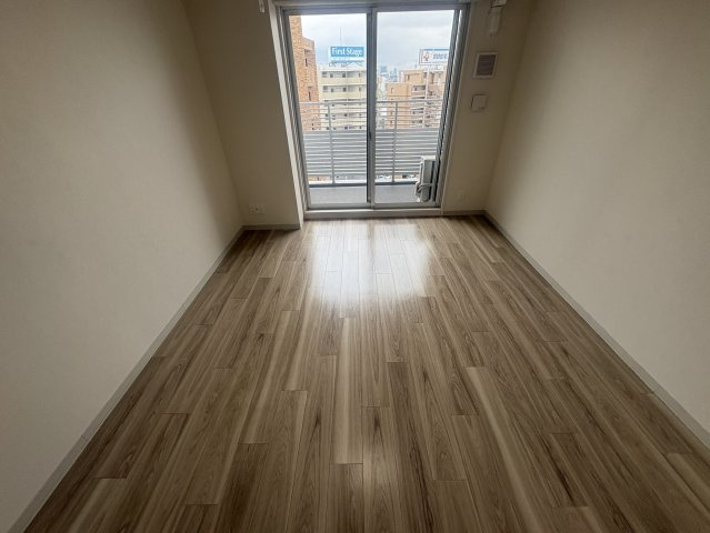 コンフォリア江坂広芝町の居間・リビング