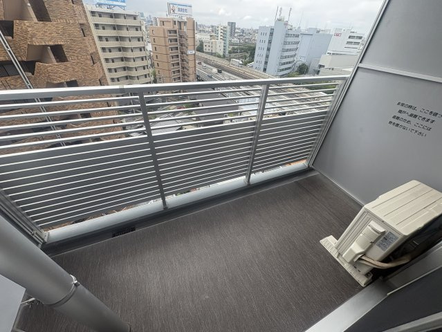 コンフォリア江坂広芝町のバルコニー