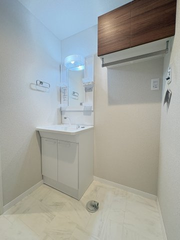 ベンディシオン市川の洗面所