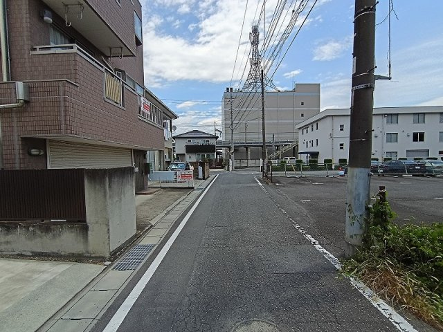 高崎市末広町中古住宅 ガレージ・エレベーター付き！の前面道路含む現地写真|現地撮影