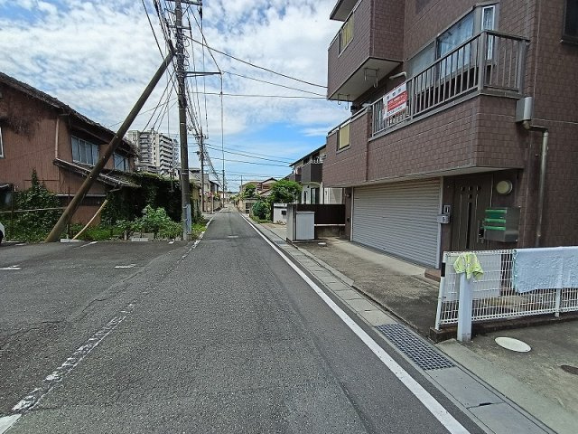 高崎市末広町中古住宅 ガレージ・エレベーター付き！の前面道路含む現地写真|現地撮影