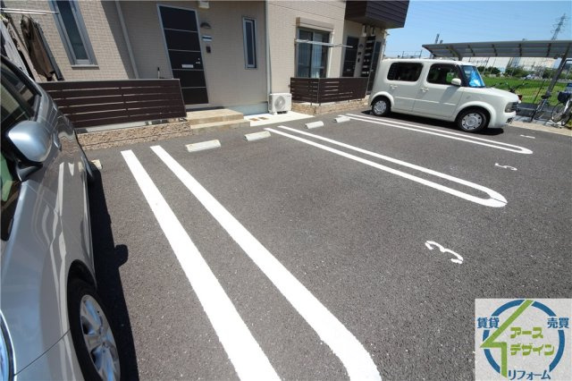 プレミール藤江の駐車場