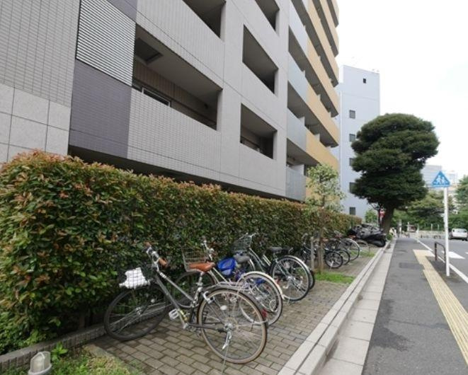 プラース千代田富士見の駐車場