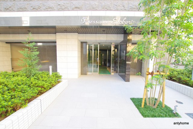 プレサンス江戸堀　仲介手数料無料のエントランス