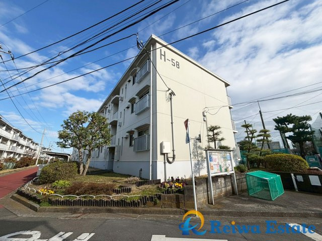 茅ヶ崎海岸松が丘ハイツH棟の外観
