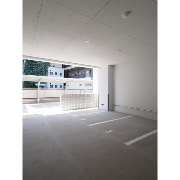 プランドール那古野　名古屋市賃貸　仲介手数料無料の駐車場