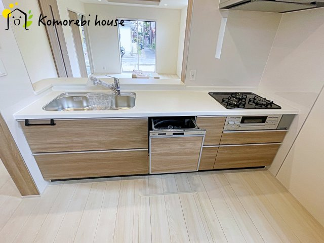 桶川市北1丁目　新築一戸建て　ブルーミングガーデン　01のキッチン|26.8.8撮影済み