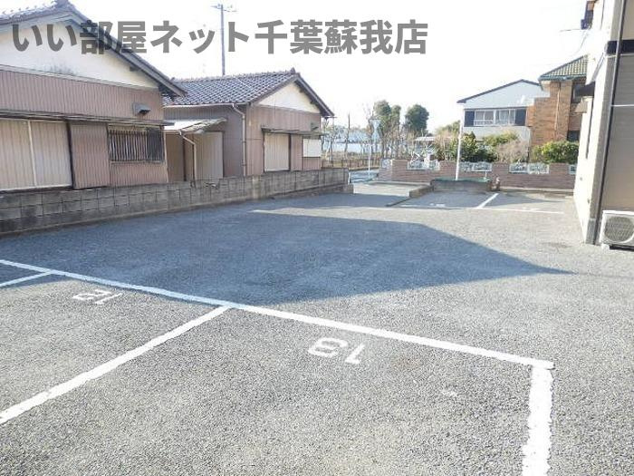 セジュール五井　Ｃの駐車場|カースペースがあります