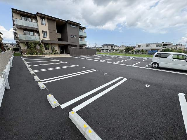 【駐車場】 | ヴァン・クレール | 駐車場です