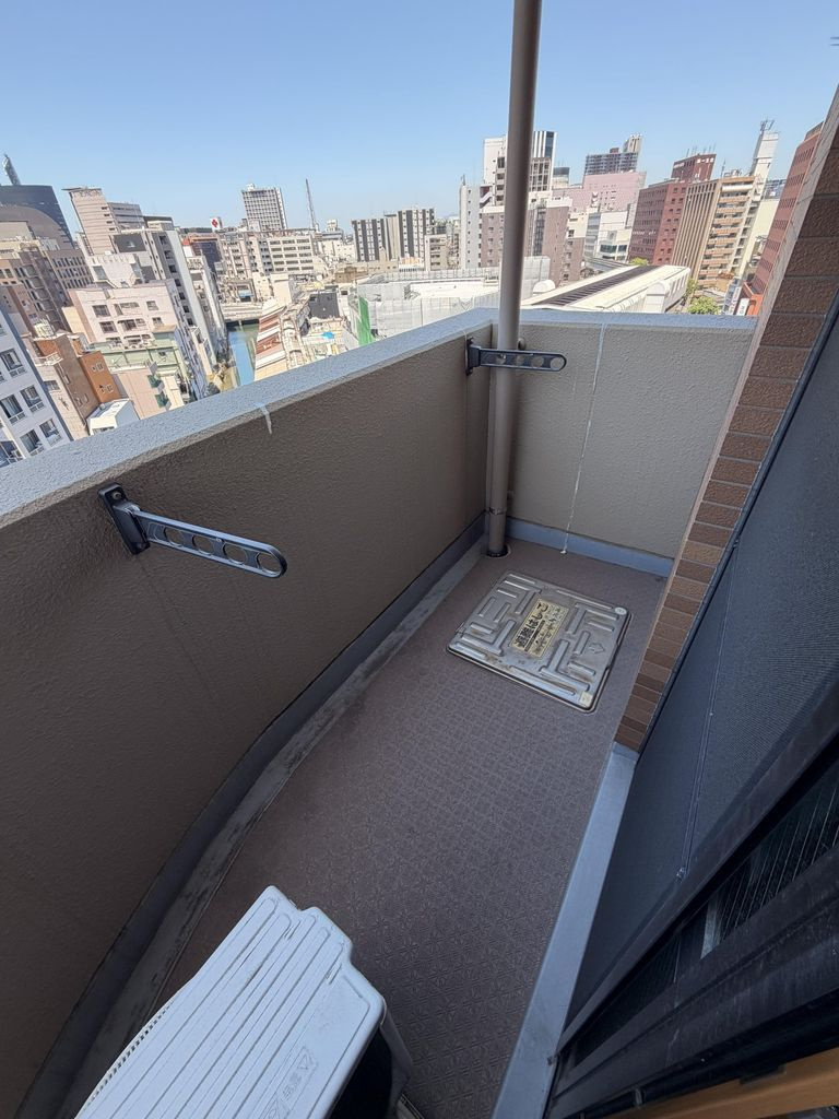 旦過タカヤコーポレーションビルのバルコニー