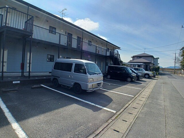 サンハイツ梶山Ｂの駐車場
