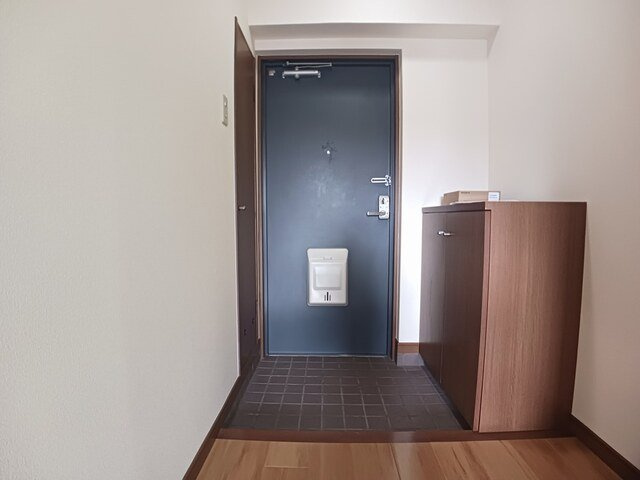カサーレ三ケ森の玄関