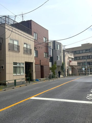 サクラビルのその他|前面道路