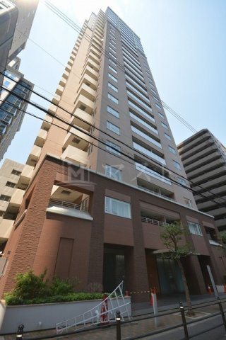 クロスレジデンス大阪新町の外観
