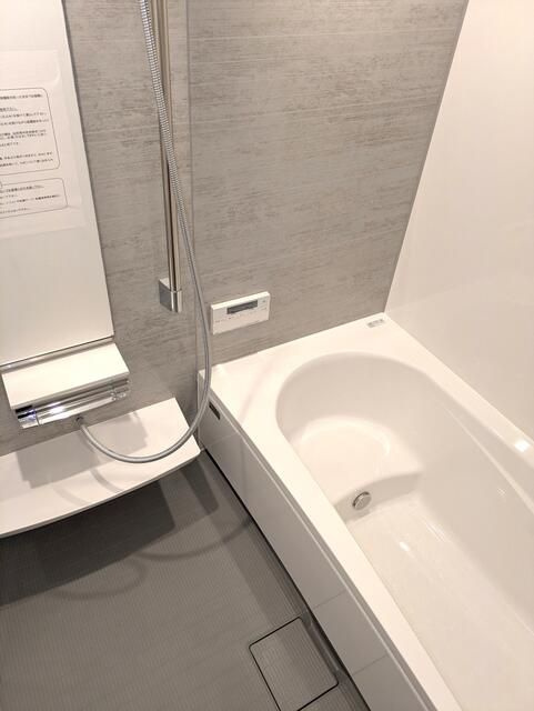 ディアレストステージ市川Ⅱの浴室