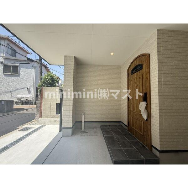 住吉1戸建の玄関