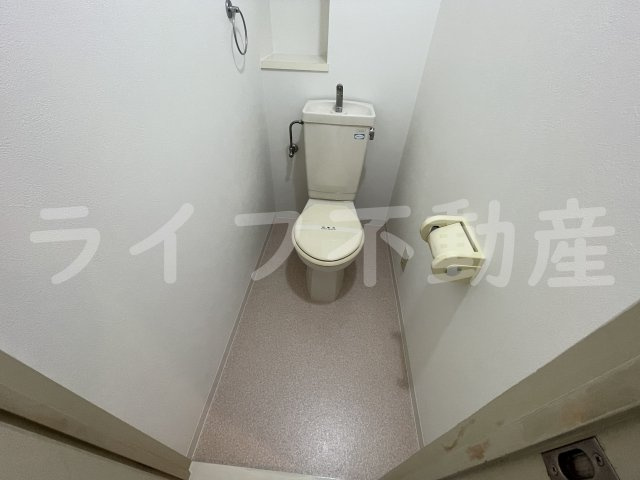 サン・ローレルのトイレ|落ち着いた色調のトイレです