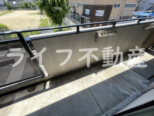 サン・ローレルのバルコニー|落ち着いた時間を過ごせるバルコニーです