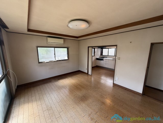 伊勢原市高森3丁目　中古戸建の居間・リビング