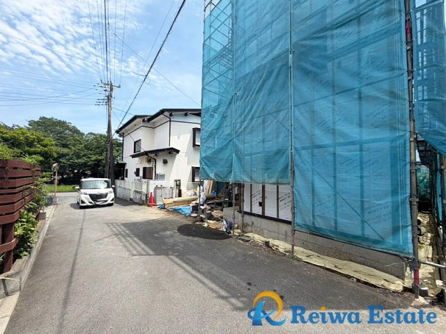 新築戸建　藤沢市羽鳥5丁目の前面道路含む現地写真