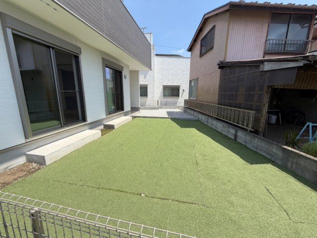 所沢市下安松 築浅 中古一戸建住宅の庭