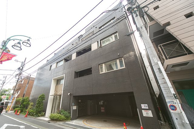 Ｊ．リヴェール学芸大学の外観|おしゃれな外観です