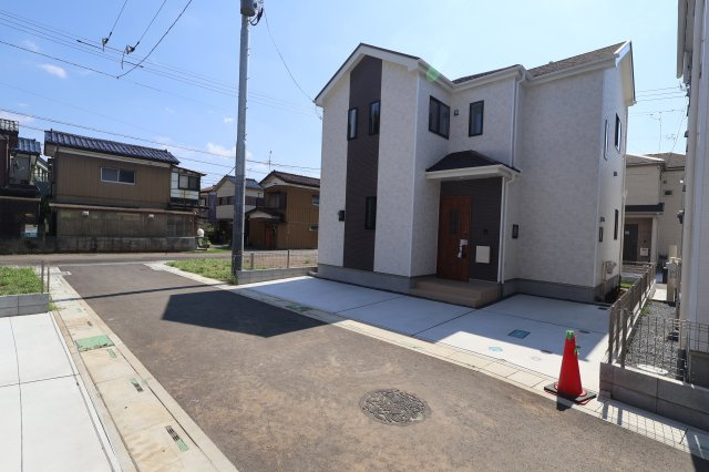 《仲介手数料無料》上尾市二ツ宮1001新築一戸建てハートフルタウンの外観|撮影日 2026年8月24日 13:30 晴れ