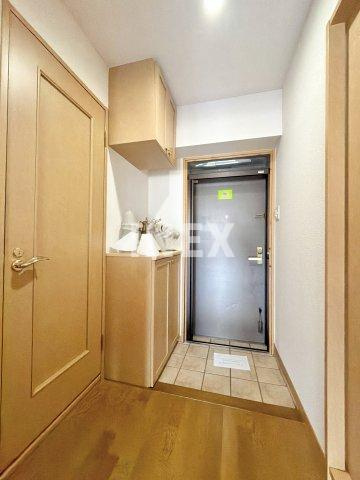 横浜市南区宿町３丁目の賃貸マンションの玄関