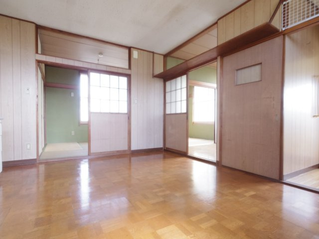 稲荷台ハイツの居間・リビング